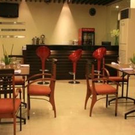 O Hotel Bacolod Extérieur photo