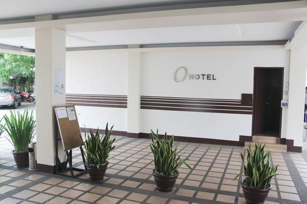 O Hotel Bacolod Extérieur photo