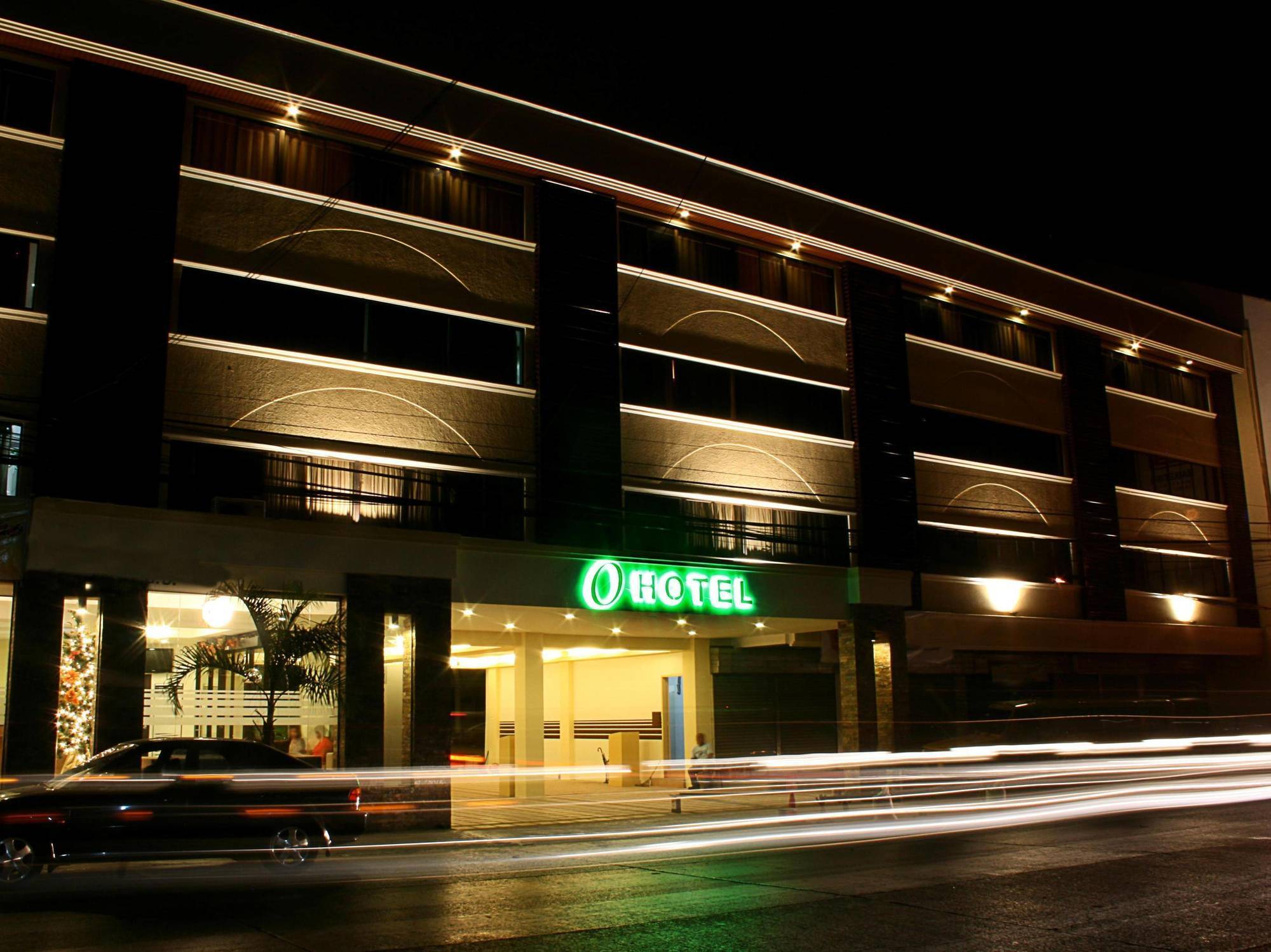 O Hotel Bacolod Extérieur photo